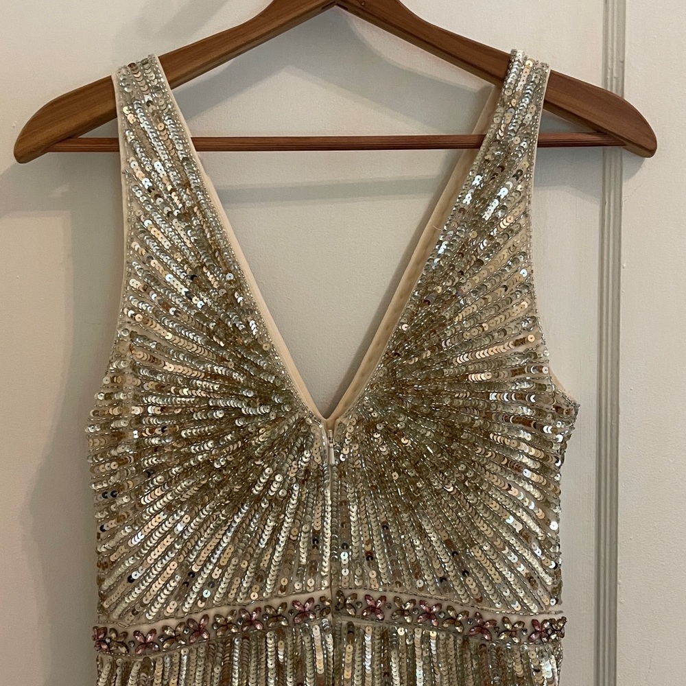 SOLD. New Mac Duggal Gold Sequin Embellished Evening Gown size 4 - Picture 11 of 17